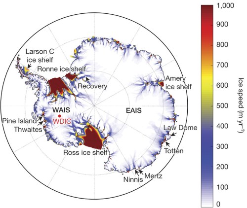 Stroomsnelheid van het ijs op Antarctica, volgens modelberekeningen van DeConto en Pollard. De zwarte lijnen geven aan tot waar het ijs op de bodem rust.